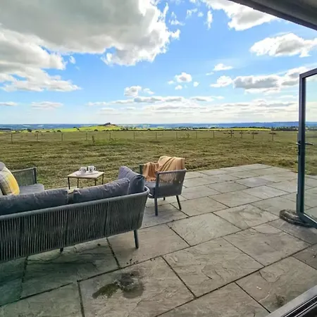 2 Bed Modern Country Incredible Views Near Harrogate